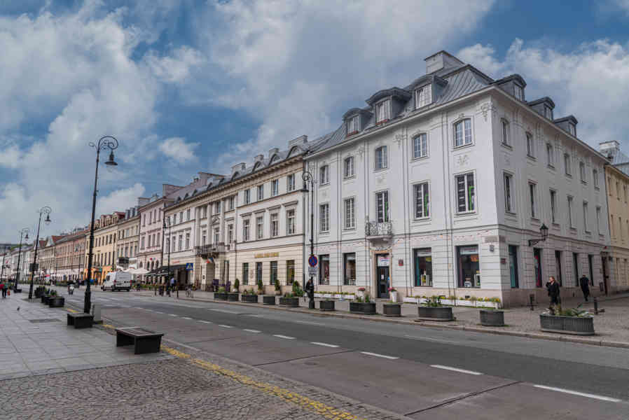 Polonia - Varsovia 139 - calle Suburbio de Cracovia.jpg